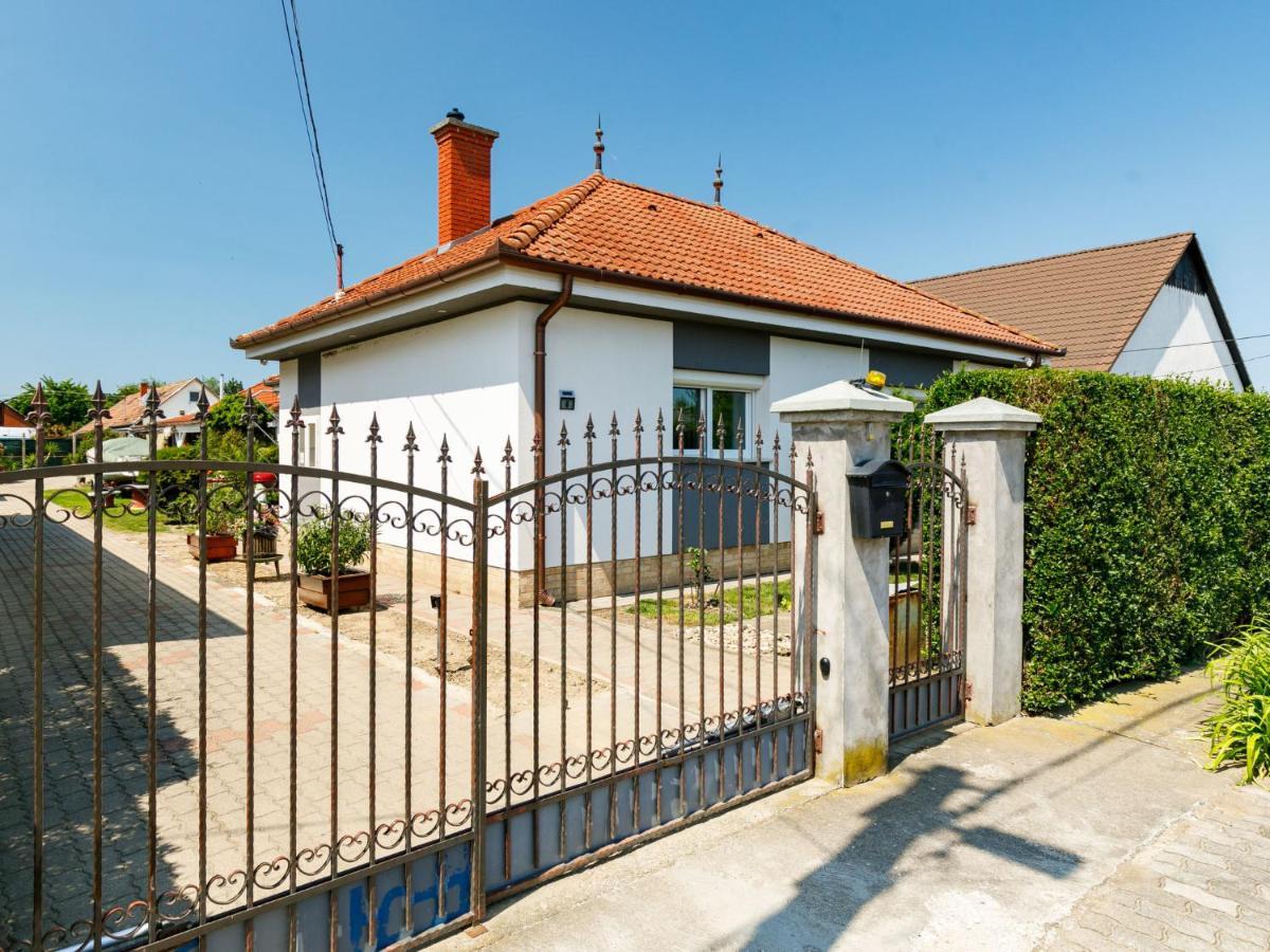 Holiday Home Ildiko Balatonlelle Dış mekan fotoğraf